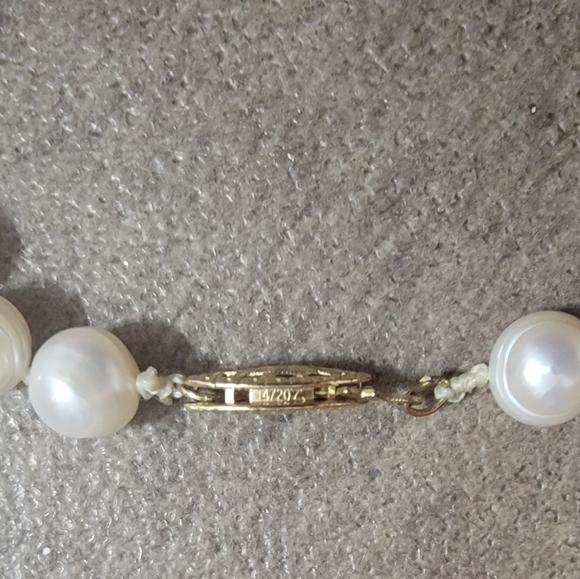 Matching pearl necklace and bracelet set gold filled clasp - Picture 7 of 7